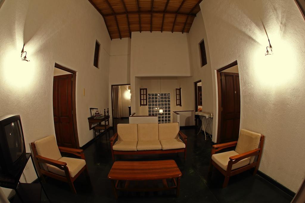 Banda Casa, Kandy Exteriör bild