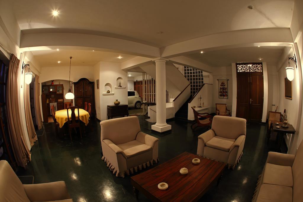 Banda Casa, Kandy Exteriör bild