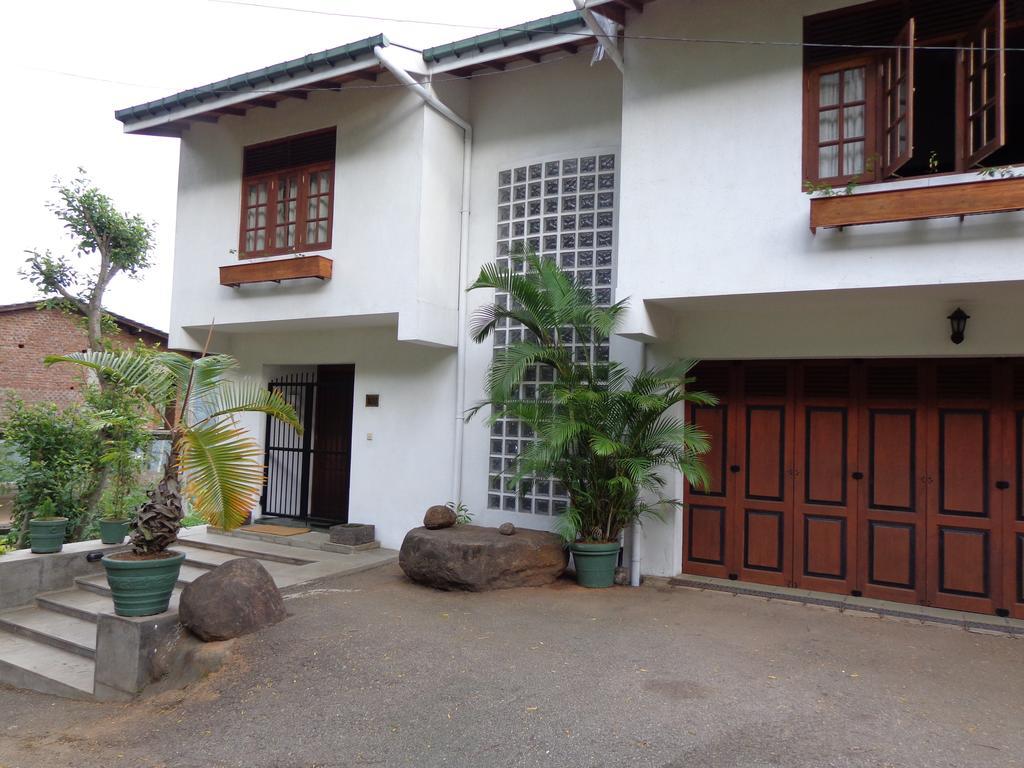 Banda Casa, Kandy Exteriör bild