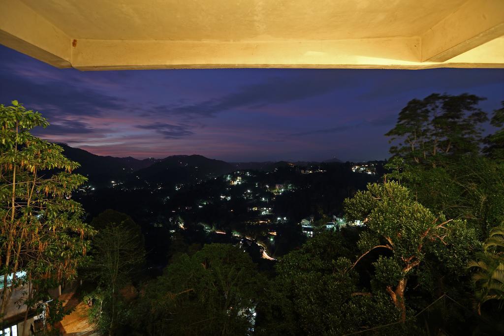 Banda Casa, Kandy Exteriör bild