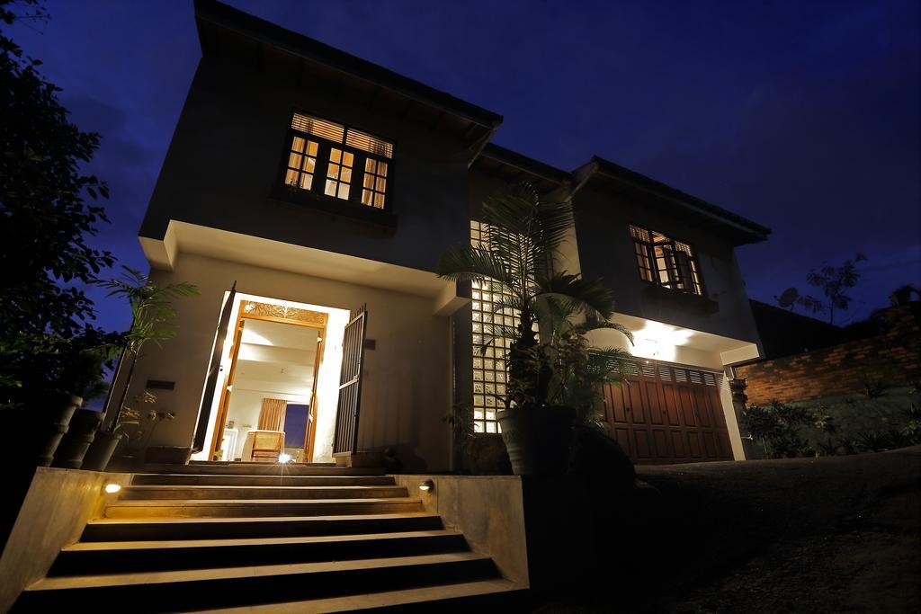 Banda Casa, Kandy Exteriör bild