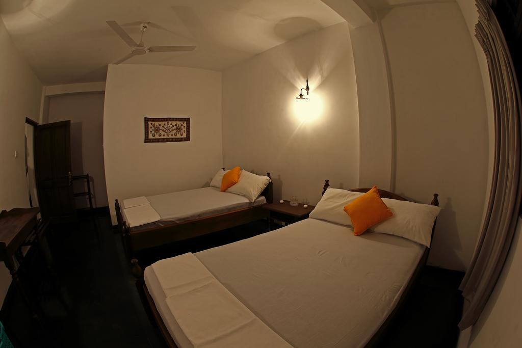 Banda Casa, Kandy Exteriör bild