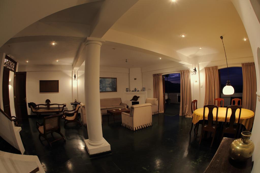 Banda Casa, Kandy Exteriör bild