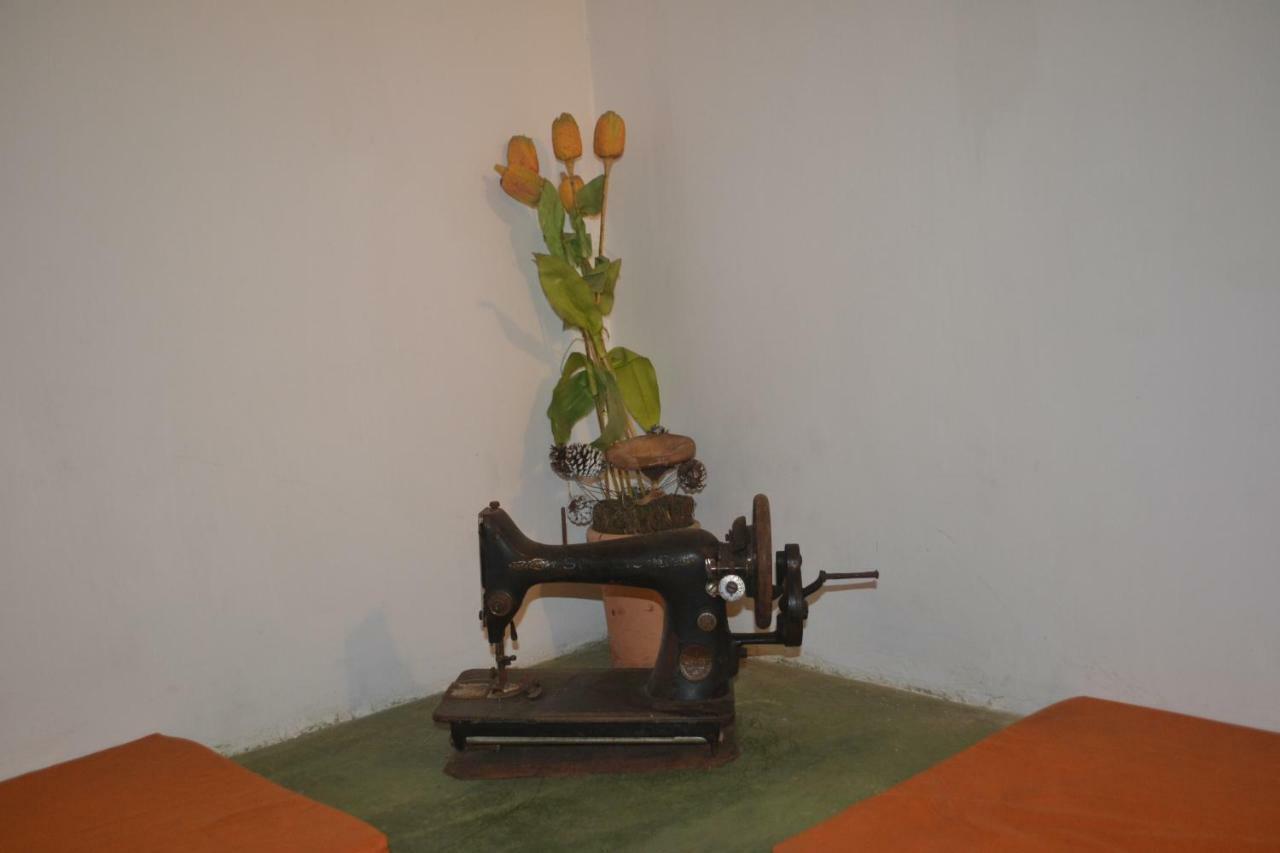 Banda Casa, Kandy Exteriör bild