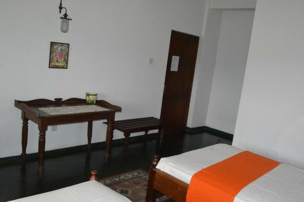 Banda Casa, Kandy Exteriör bild
